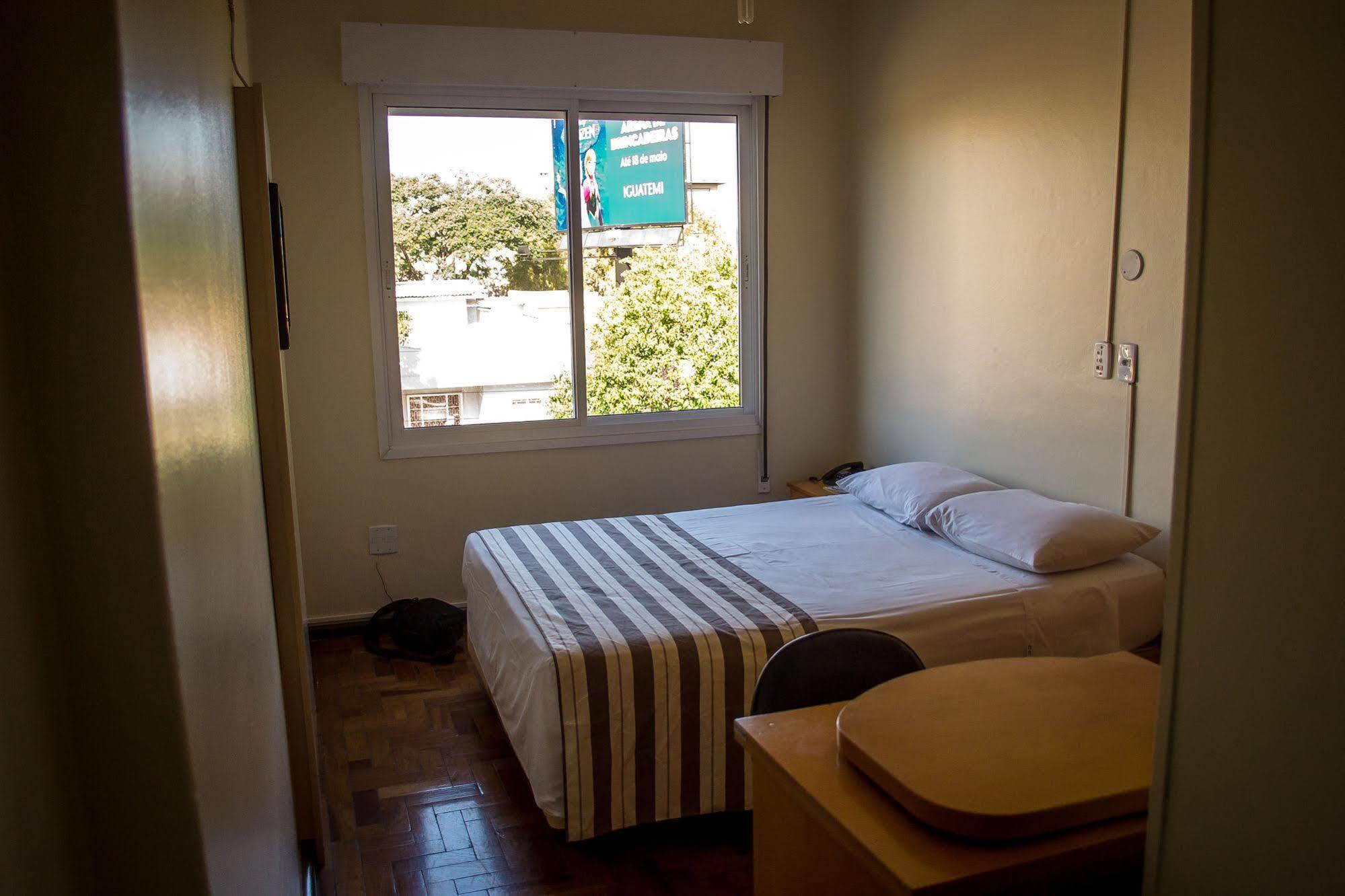 Hotel Colossi